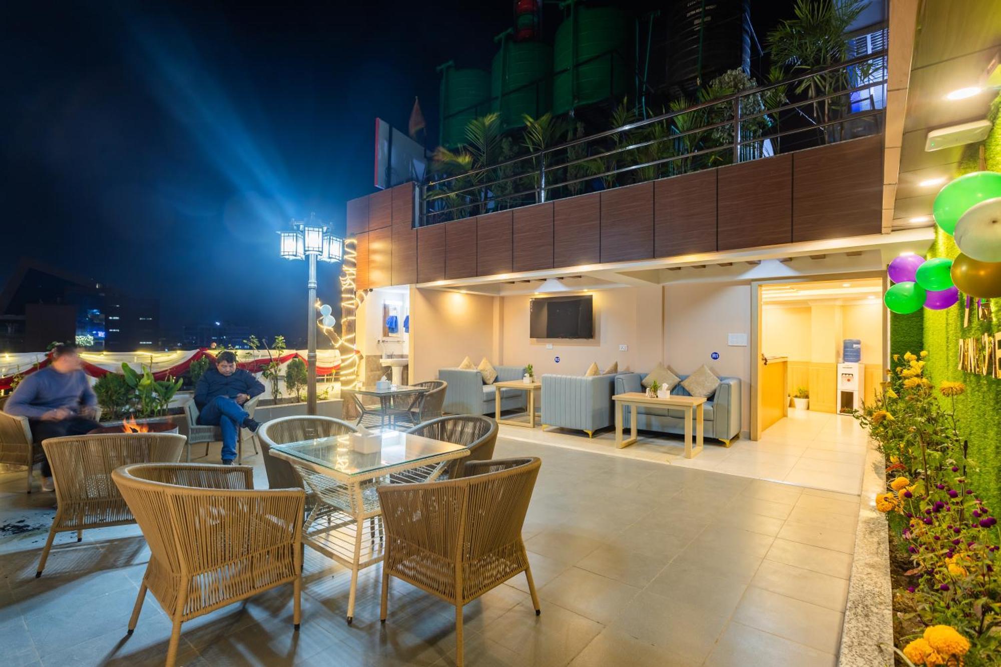 Airport Diana Hotel Catmandu Exterior foto